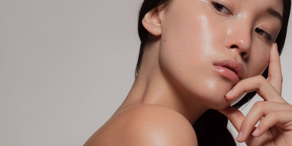 Why Oil Cleansing is Your Skincare Superpower: The Lowdown on 24 Carat Cleanser - Raven Botanicals