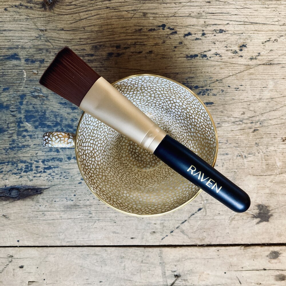 Cruelty - free Mask Brush - Raven Botanicals